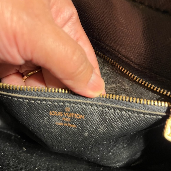 LV Black Epi Trocadero bag - Picture 2 of 12